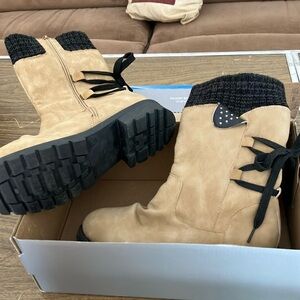 Brown boots size 8 1/2 brand new